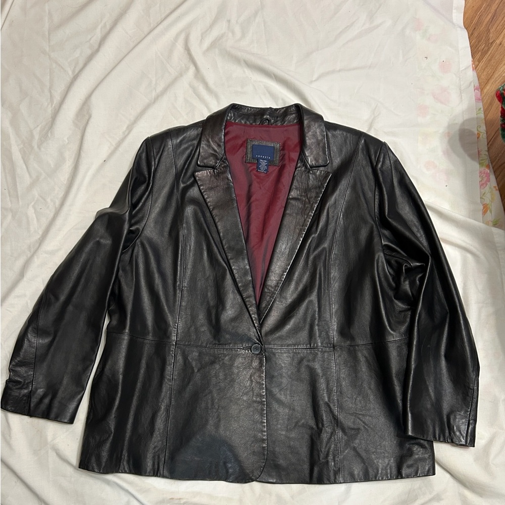 Venezia Woman’s Black Leather Blazer Size 26/28